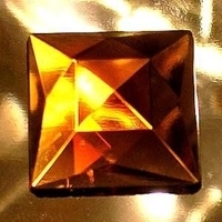 Picture of J80 18mm Amber square 
