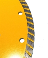 Circular Saw Blade 9" Diamond Turbo SIntered for ceramics, roof tiles, porcelain, limestone, sandstone, marble, granite, concrete, bricks. DB3769 edge closeup view