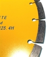 Picture of DB3808  12IN Segmented concrete & general purpose sintered saw blade 